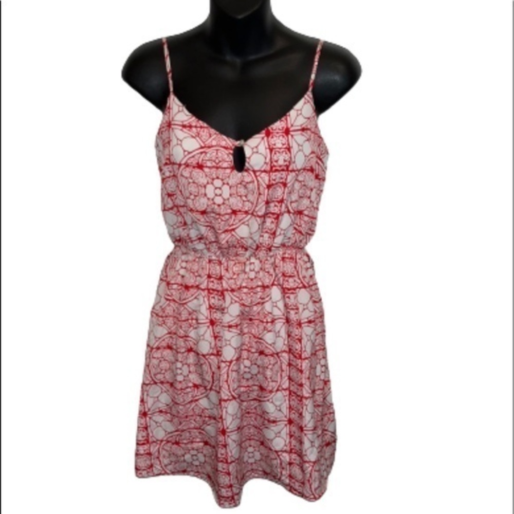 Everly red/white floral dress size S